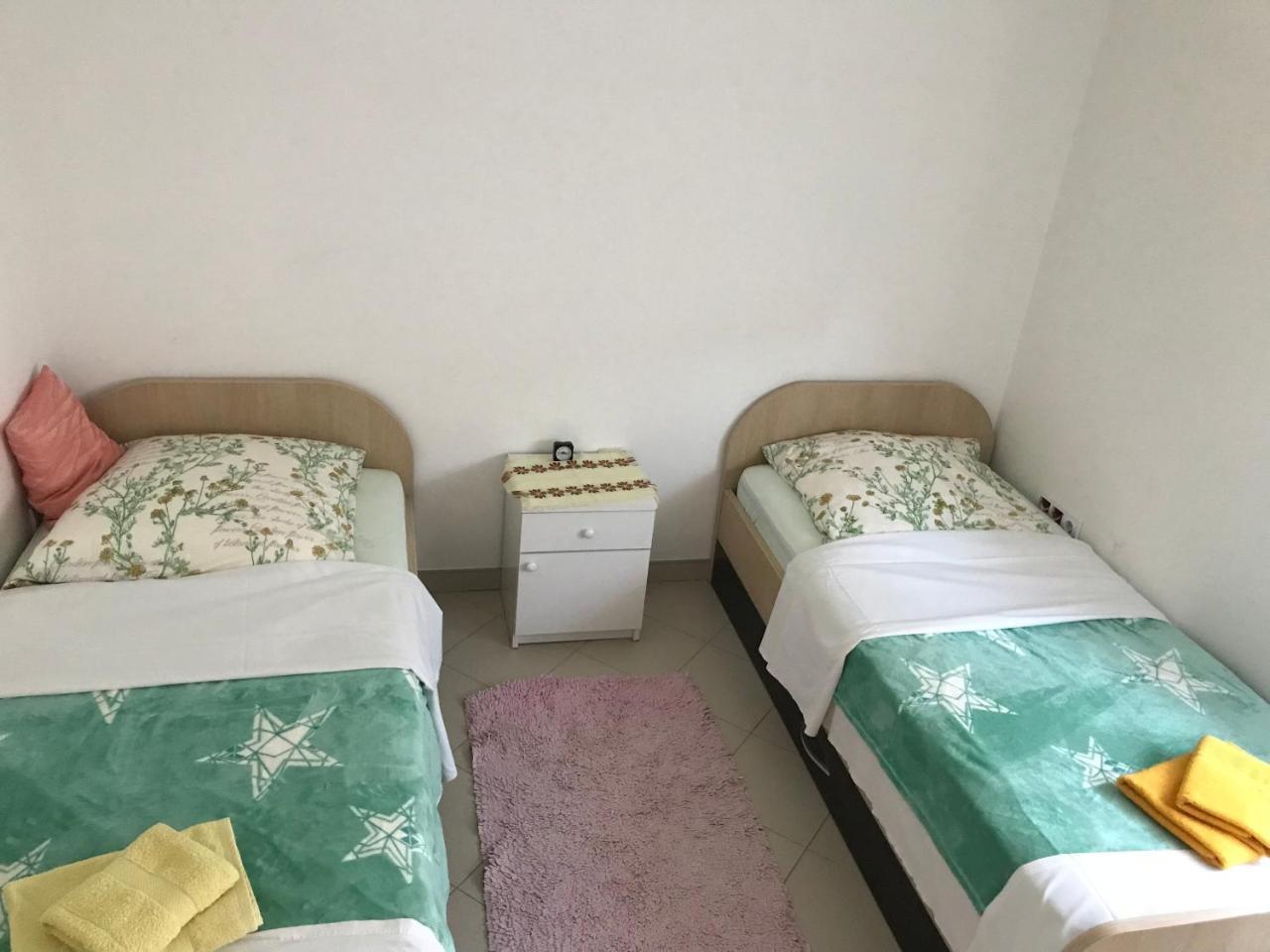 Guesthouse Rebel Deliblato Buitenkant foto